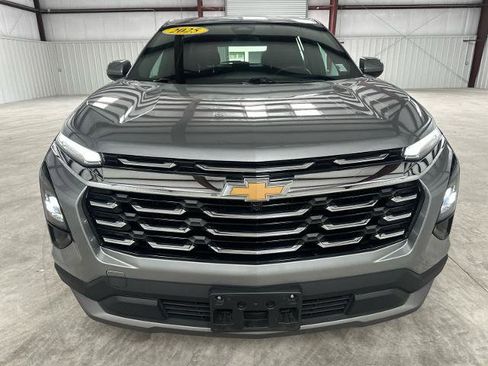 Used 2025 Chevrolet Equinox LT FWD image 8