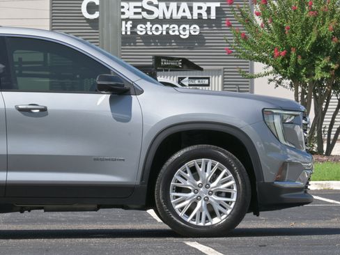 Used 2024 GMC Acadia Elevation w/ Luxury Package FWD image 5