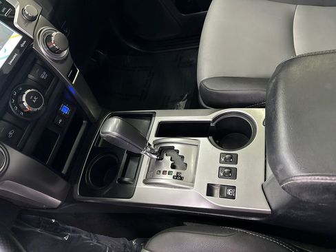 Used 2023 Toyota 4Runner SR5 Premium w/ Moonroof Package RWD image 31