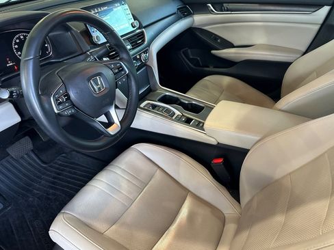 Used 2019 Honda Accord Touring image 9
