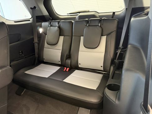 Used 2022 Ford Explorer XLT w/ Equipment Group 202A image 36