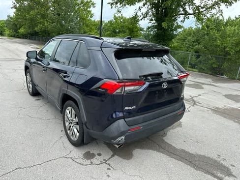 Used 2019 Toyota RAV4 XLE Premium w/ Cold Weather Package AWD/4WD image 20