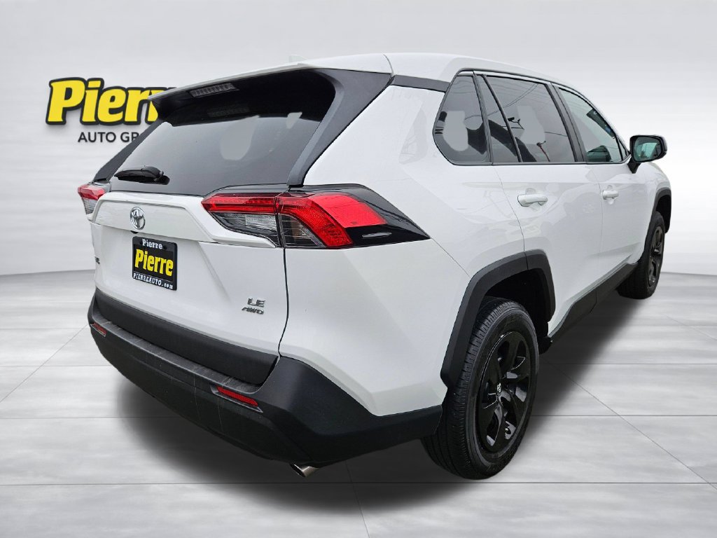 Used 2025 Toyota RAV4 LE AWD/4WD image 5