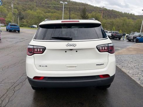 Used 2019 Jeep Compass Latitude w/ Cold Weather Group AWD/4WD image 8