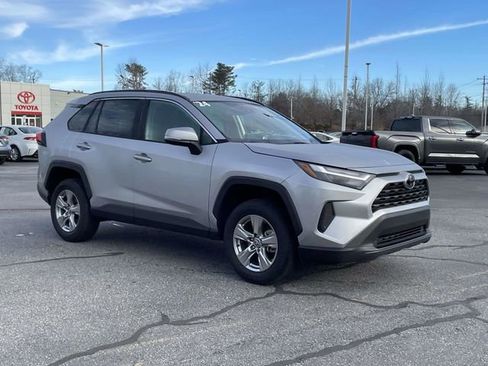 Used 2024 Toyota RAV4 XLE image 7