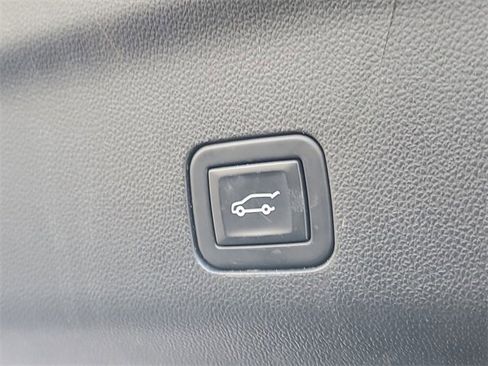 Certified 2023 GMC Yukon AT4 w/ AT4 Premium Plus Package image 8