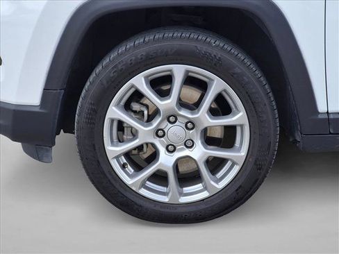 Used 2024 Jeep Compass Latitude AWD/4WD image 14