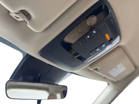 Used 2024 Kia Carnival LX FWD image 74