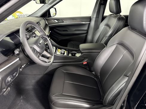 New 2025 Jeep Grand Cherokee Limited image 9