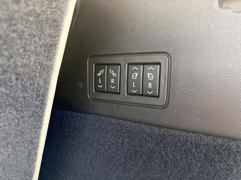 Used 2024 Cadillac XT6 Sport w/ Technology Package AWD/4WD image 50