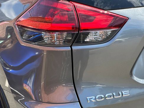 Used 2020 Nissan Rogue SV FWD image 35