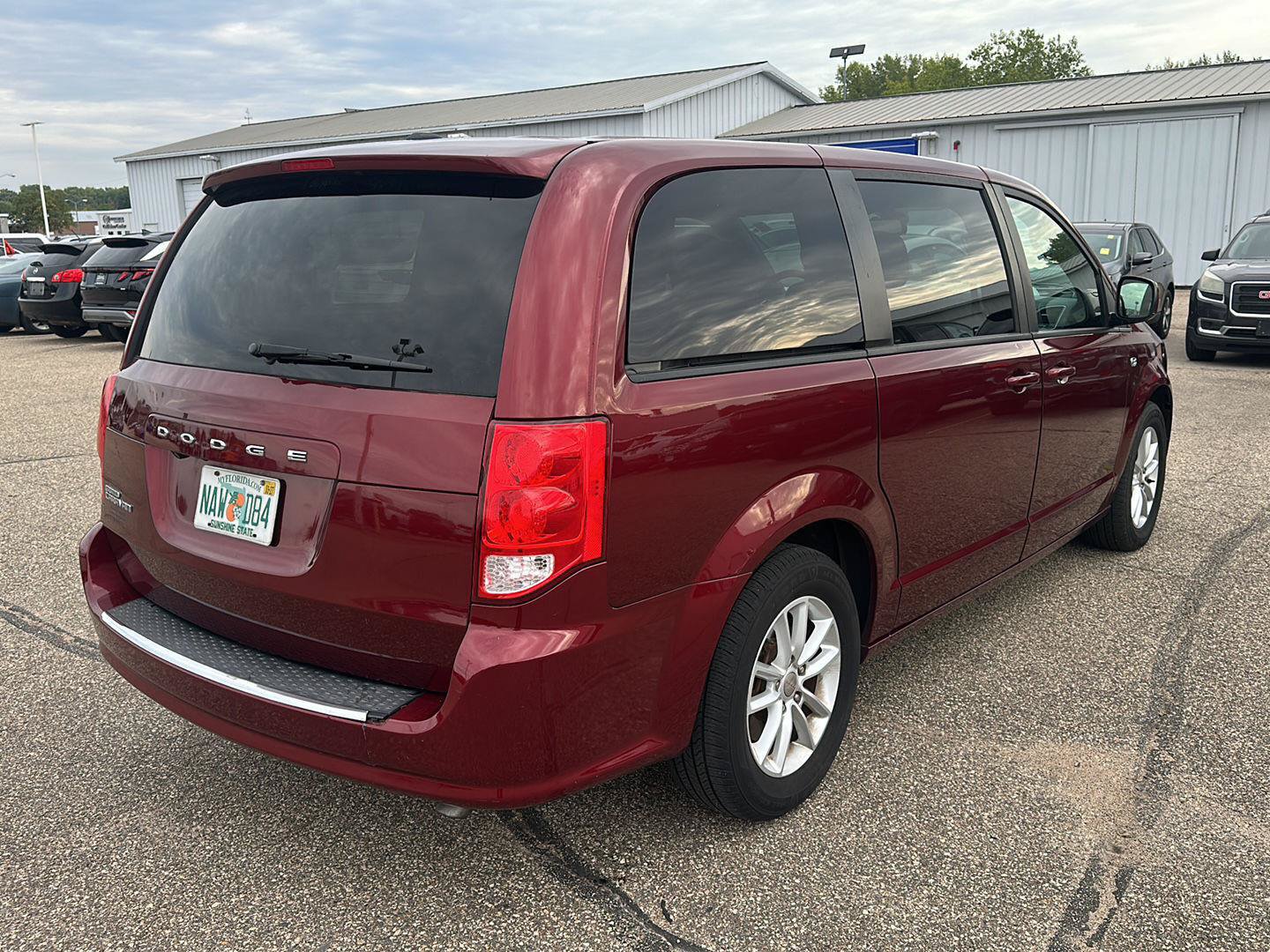 Used 2019 Dodge Grand Caravan SE FWD image 18
