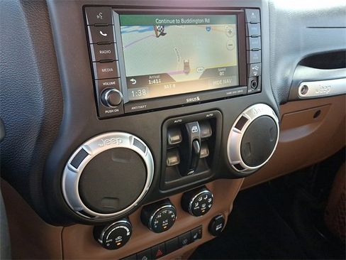 Used 2017 Jeep Wrangler Unlimited Sahara w/ Connectivity Group image 16