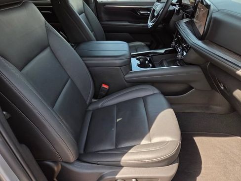 Used 2025 Chevrolet Tahoe LT AWD/4WD image 44