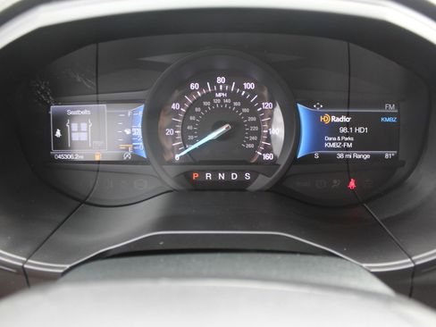 Used 2023 Ford Edge Titanium w/ Class II Trailer Tow Package AWD/4WD image 29