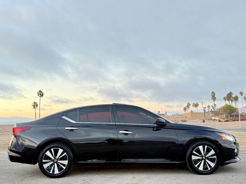 Used 2019 Nissan Altima 2.5 SV image 5