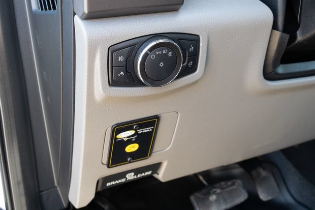 Used 2019 Ford F250 XLT w/ Camper Package AWD/4WD image 13