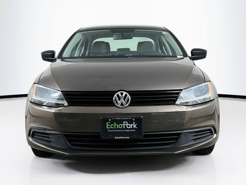 Used 2011 Volkswagen Jetta Sedan FWD image 2