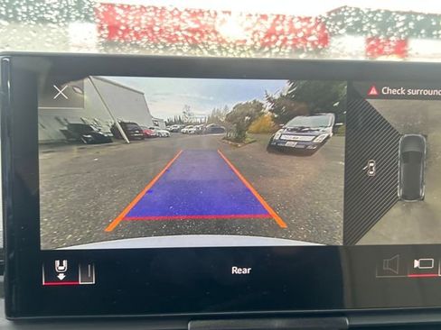 Used 2024 Audi Q5 e Premium Plus image 25