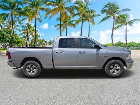 Used 2021 RAM 1500 Classic SLT AWD/4WD image 3