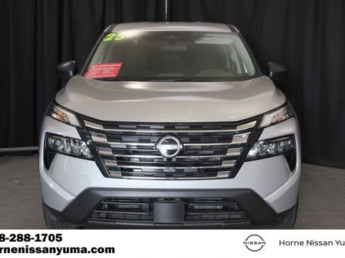 Certified 2025 Nissan Rogue S FWD image 2
