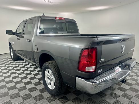 Used 2019 RAM 1500 Classic SLT w/ Luxury Group AWD/4WD image 3
