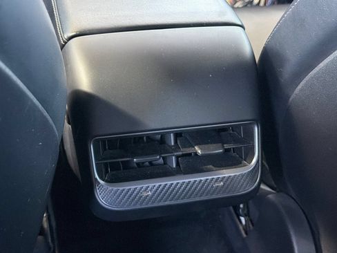 Used 2021 Tesla Model Y Long Range AWD/4WD image 15