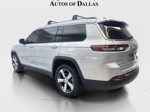 Used 2022 Jeep Grand Cherokee L Limited AWD/4WD image 9