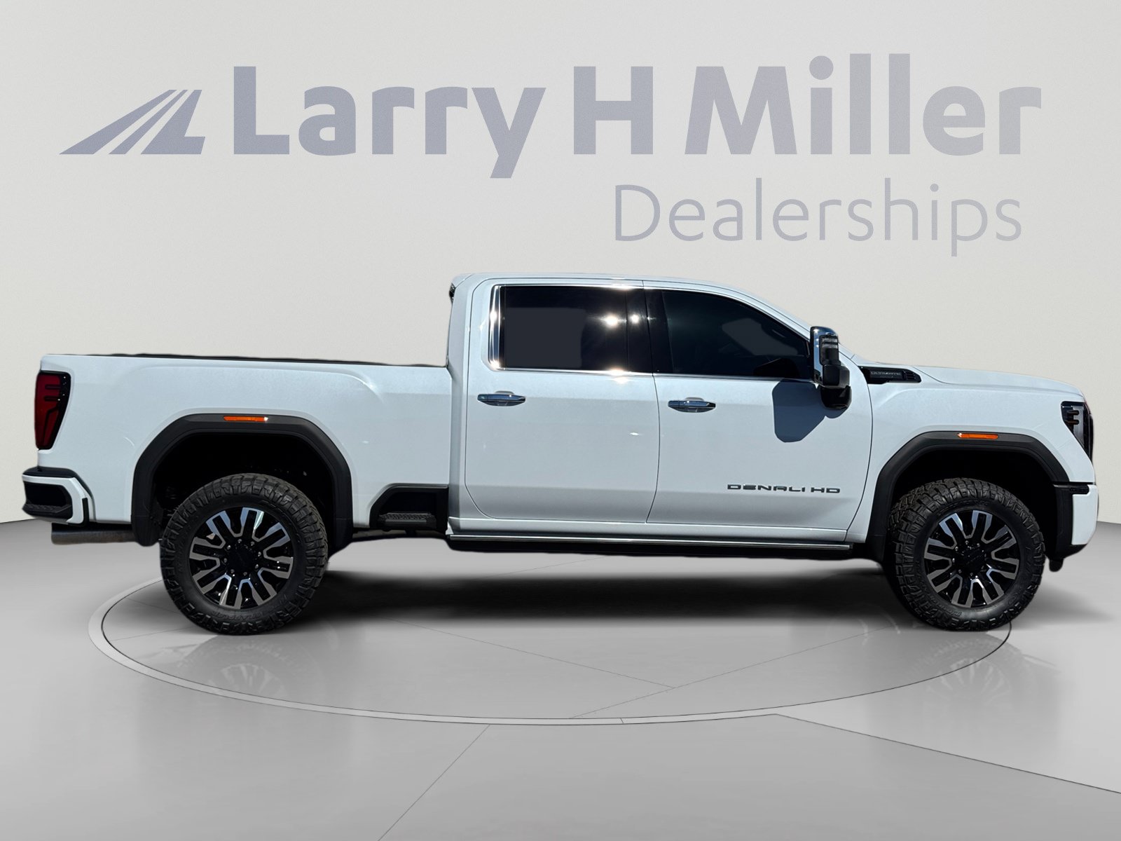 Used 2026 GMC Sierra 2500 Denali Ultimate AWD/4WD image 6