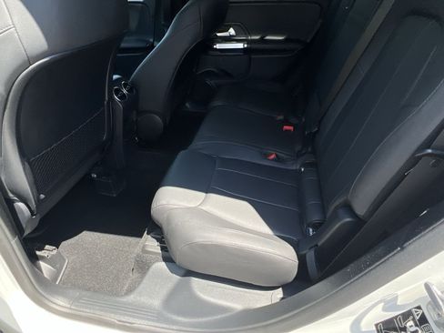 Used 2023 Mercedes-Benz GLB 250 4MATIC image 26