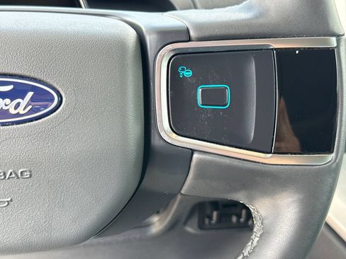 Used 2025 Ford Expedition Active RWD image 18