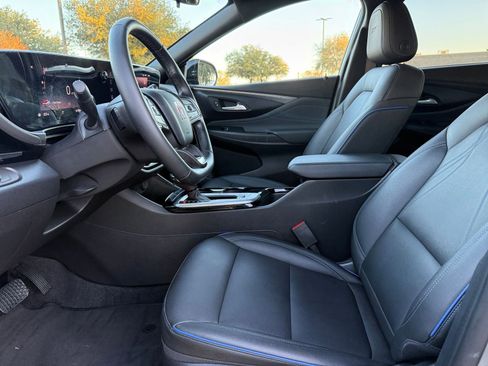 Used 2025 Buick Envista Sport Touring image 27