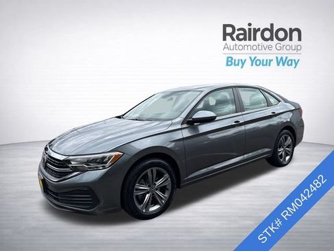 Used 2024 Volkswagen Jetta SE FWD image 3