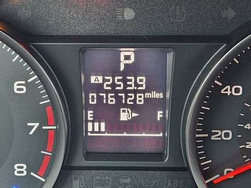 Used 2017 Subaru Crosstrek 2.0i Premium image 16