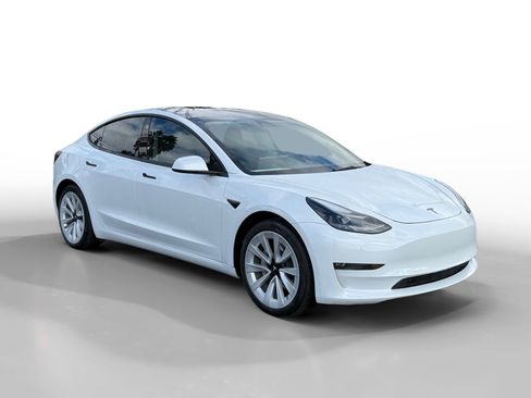 Used 2022 Tesla Model 3 Long Range image 7