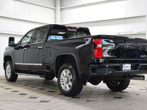 Used 2024 Chevrolet Silverado 2500 High Country w/ Technology Package AWD/4WD image 6