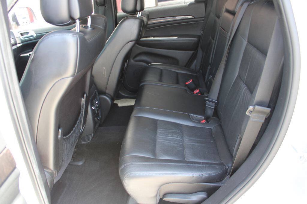 Used 2012 Jeep Grand Cherokee Laredo RWD image 14