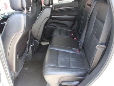 Used 2012 Jeep Grand Cherokee Laredo RWD image 14