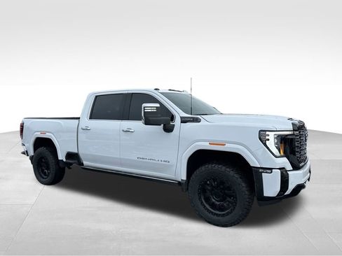 Used 2025 GMC Sierra 3500 Denali Ultimate image 9