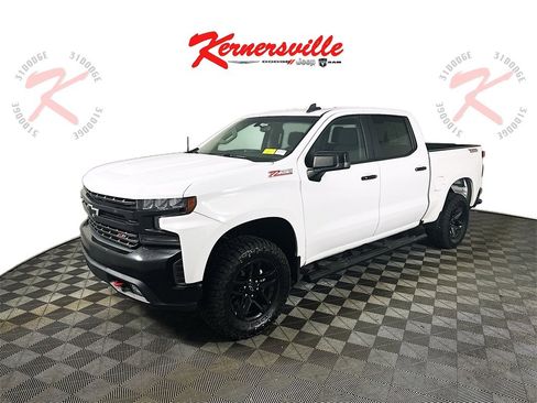 Used 2020 Chevrolet Silverado 1500 LT Trail Boss w/ Convenience Package image 3