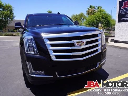 Used 2018 Cadillac Escalade Premium Luxury AWD/4WD image 64