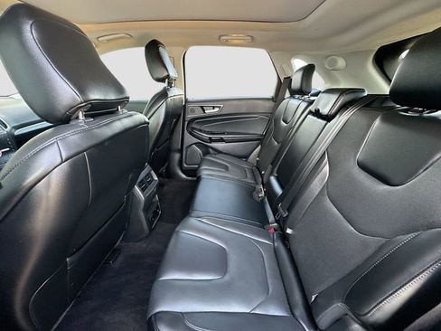 Used 2020 Ford Edge Titanium w/ Equipment Group 301A FWD image 29