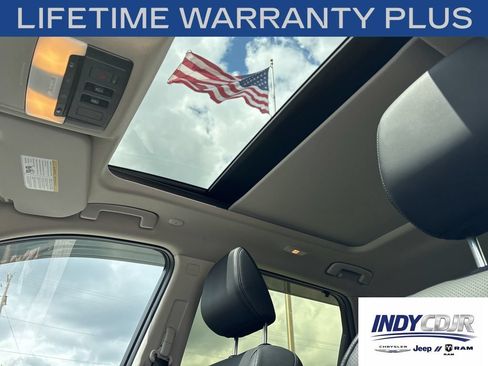 Used 2025 Nissan Rogue Platinum w/ Tech Package FWD image 16