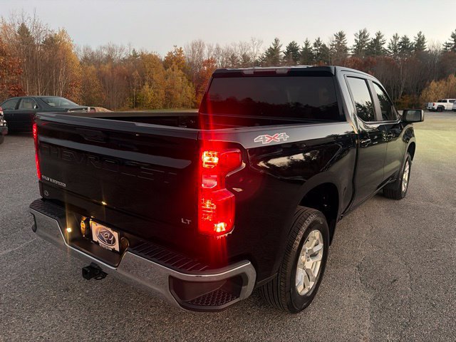 Used 2024 Chevrolet Silverado 1500 LT AWD/4WD image 7