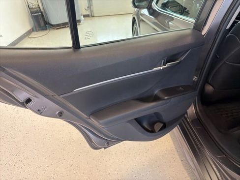 Used 2021 Toyota Camry SE AWD/4WD image 34