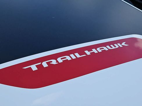 Used 2025 Jeep Compass Trailhawk AWD/4WD image 31