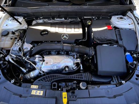 Used 2022 Mercedes-Benz GLB 250 image 31
