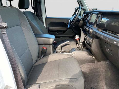 Used 2021 Jeep Wrangler Sport S image 23
