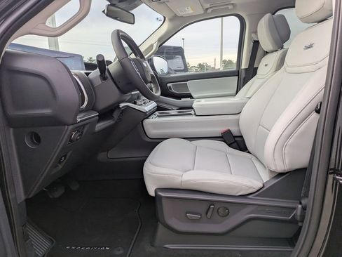 New 2026 Ford Expedition Platinum w/ Driver's Package image 15
