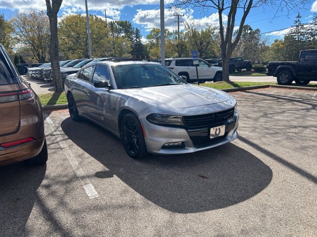 Used 2018 Dodge Charger SXT Plus w/ Blacktop Package RWD image 3